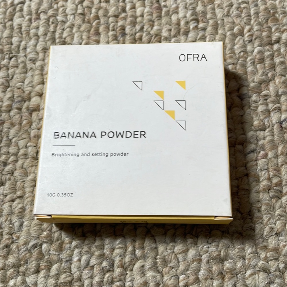 NEVER OPENED OFRA banana setting powder